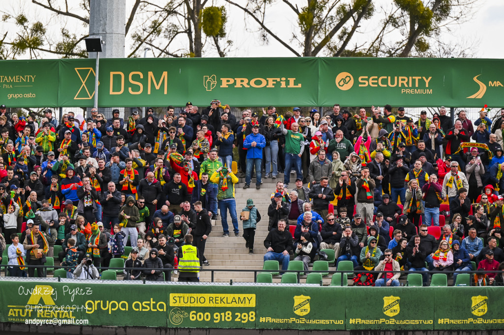 Polonia Piła – ROW Rybnik. Emocje i deszcz w obiektywie