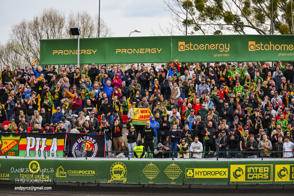 Polonia Piła – ROW Rybnik. Emocje i deszcz w obiektywie