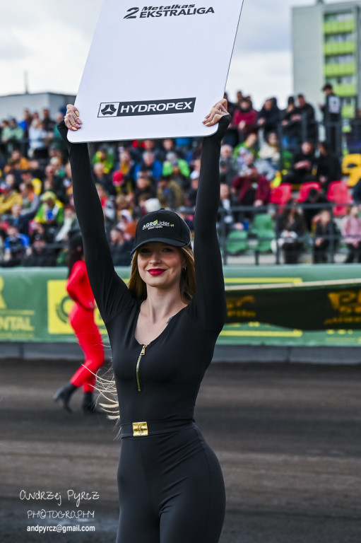 Polonia Piła – ROW Rybnik. Emocje i deszcz w obiektywie