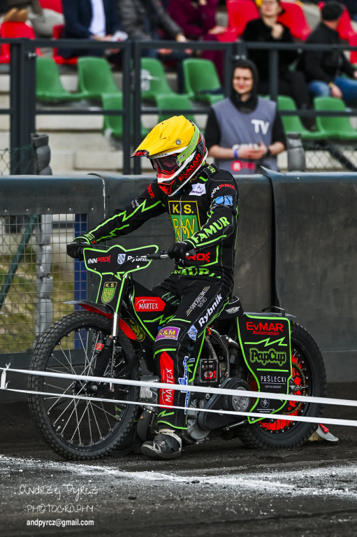 Polonia Piła – ROW Rybnik. Emocje i deszcz w obiektywie