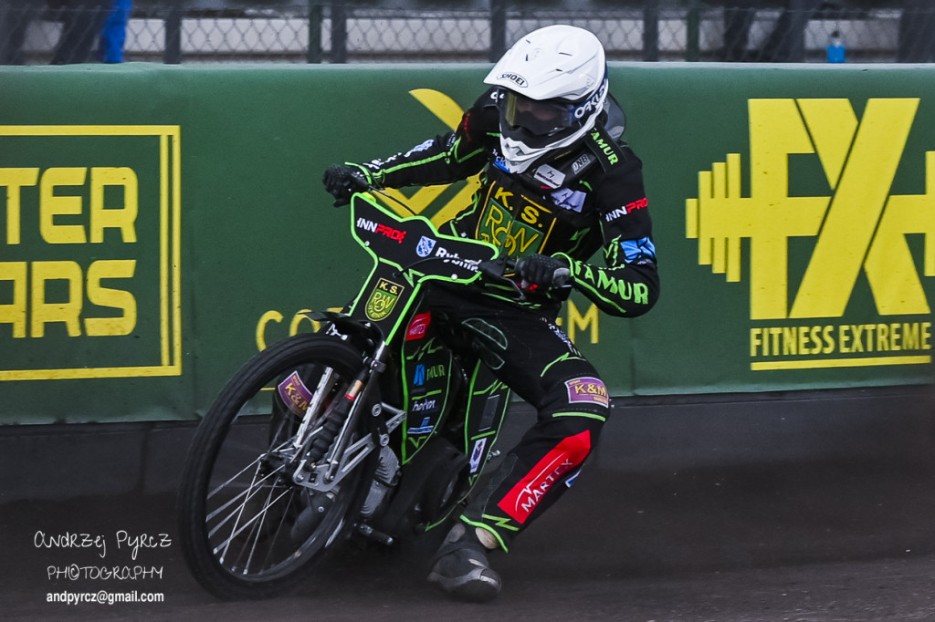 Polonia Piła – ROW Rybnik. Emocje i deszcz w obiektywie