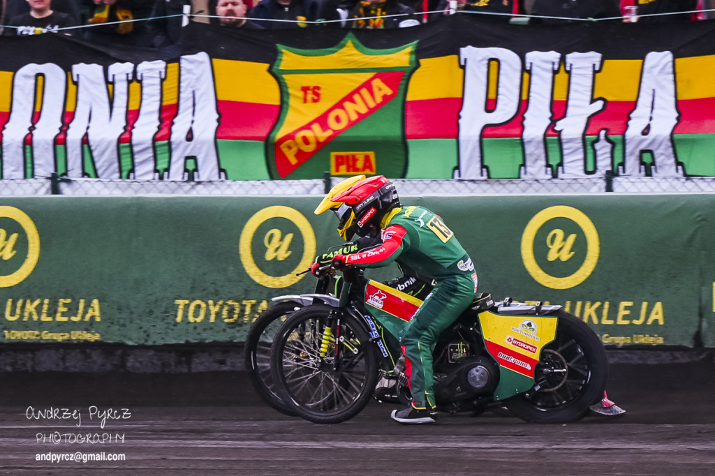 Polonia Piła – ROW Rybnik. Emocje i deszcz w obiektywie