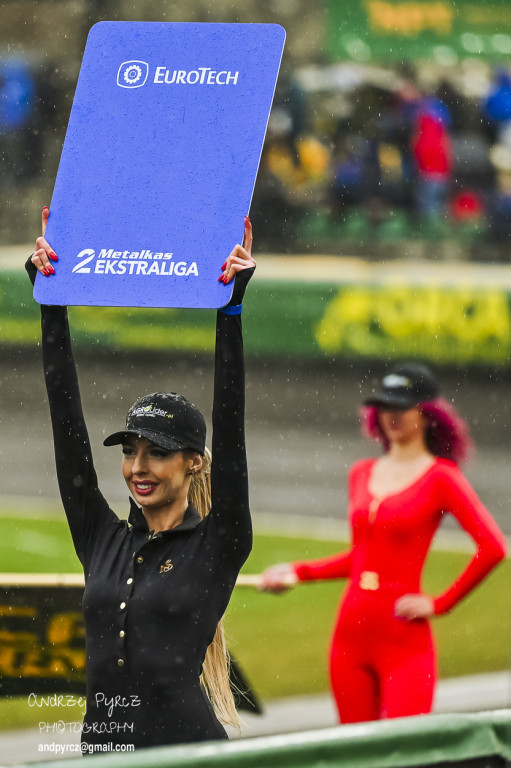 Polonia Piła – ROW Rybnik. Emocje i deszcz w obiektywie