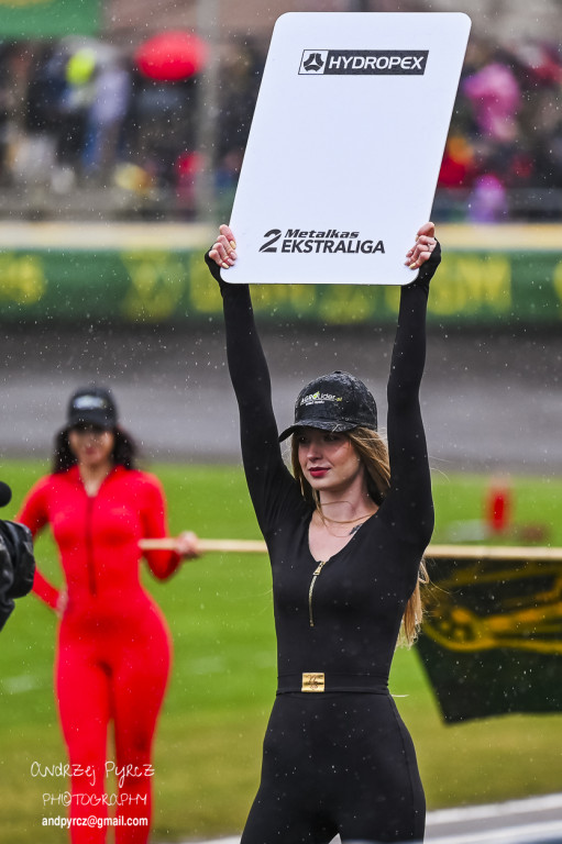 Polonia Piła – ROW Rybnik. Emocje i deszcz w obiektywie