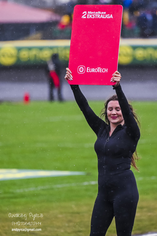Polonia Piła – ROW Rybnik. Emocje i deszcz w obiektywie