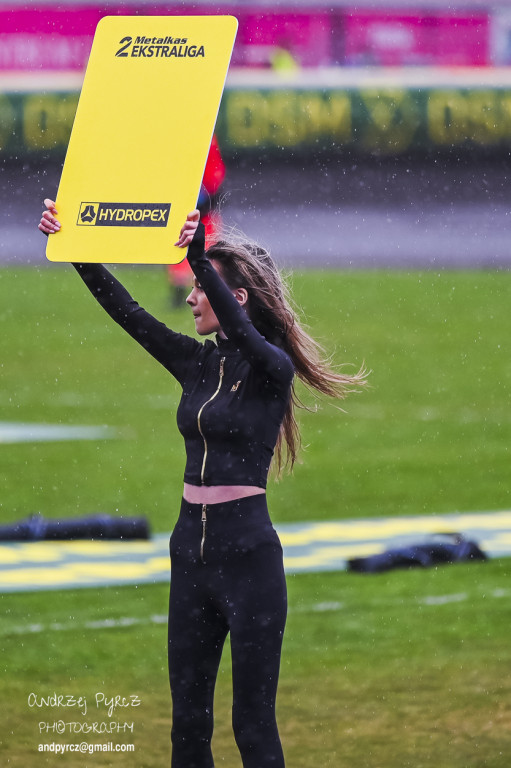 Polonia Piła – ROW Rybnik. Emocje i deszcz w obiektywie