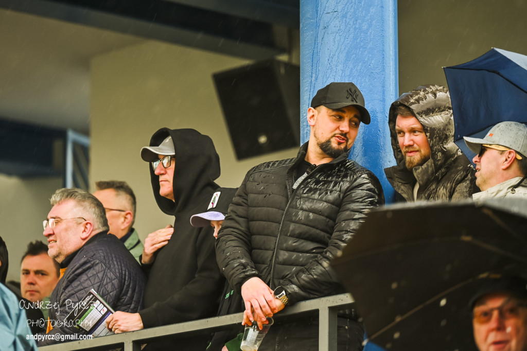 Polonia Piła – ROW Rybnik. Emocje i deszcz w obiektywie