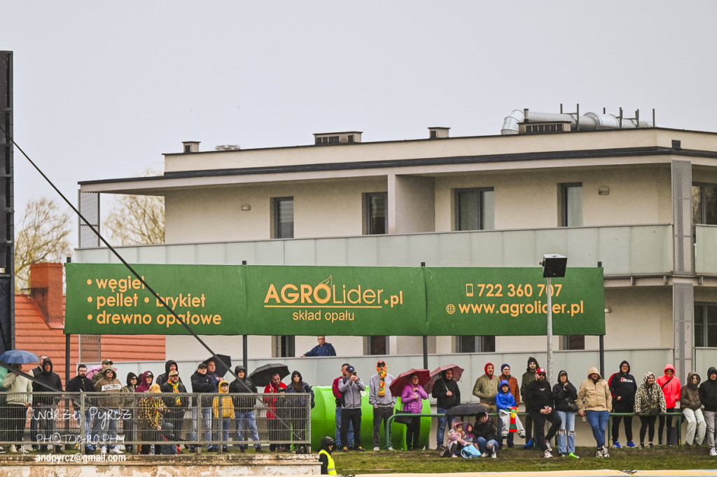 Polonia Piła – ROW Rybnik. Emocje i deszcz w obiektywie