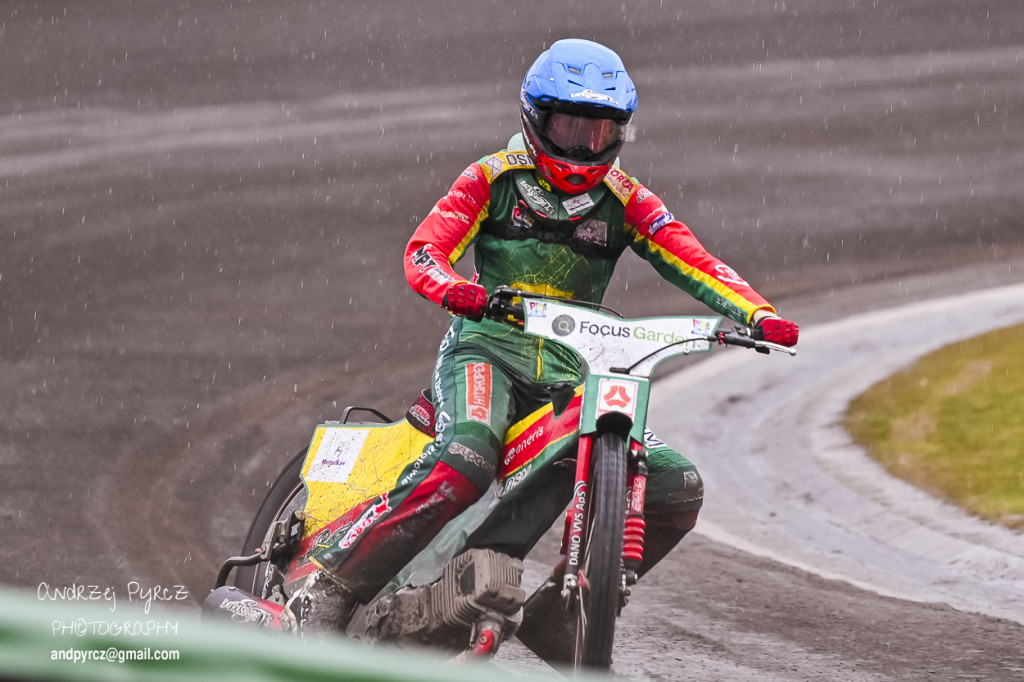 Polonia Piła – ROW Rybnik. Emocje i deszcz w obiektywie