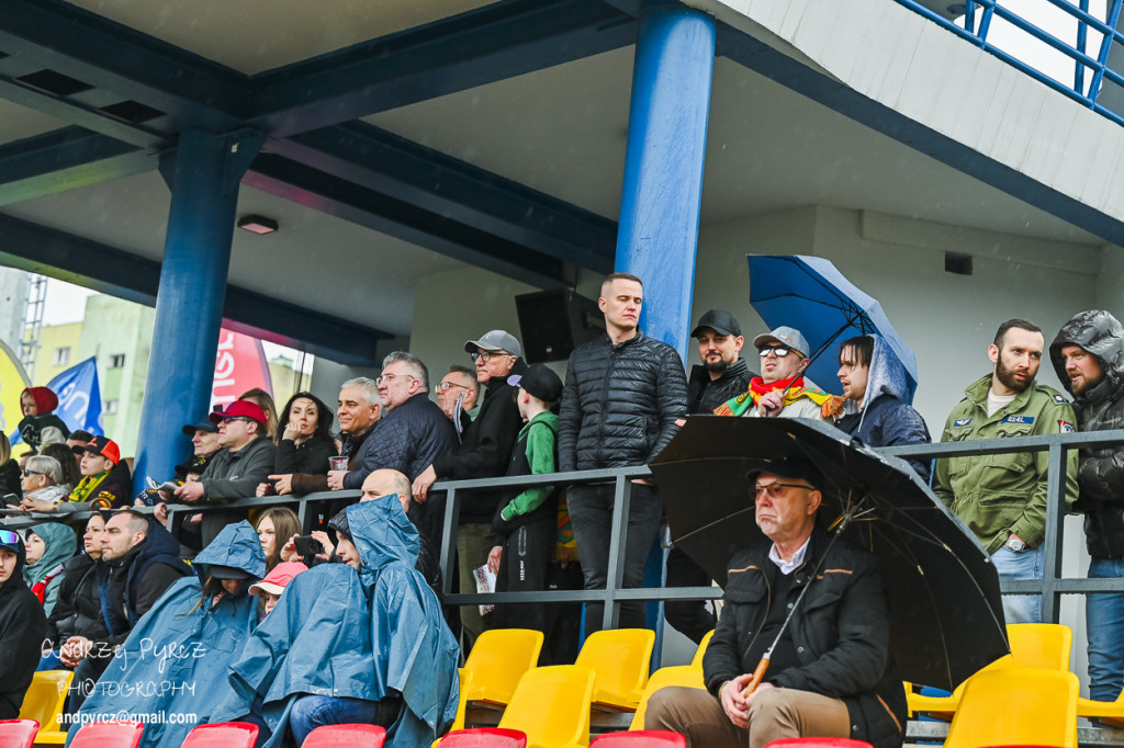 Polonia Piła – ROW Rybnik. Emocje i deszcz w obiektywie