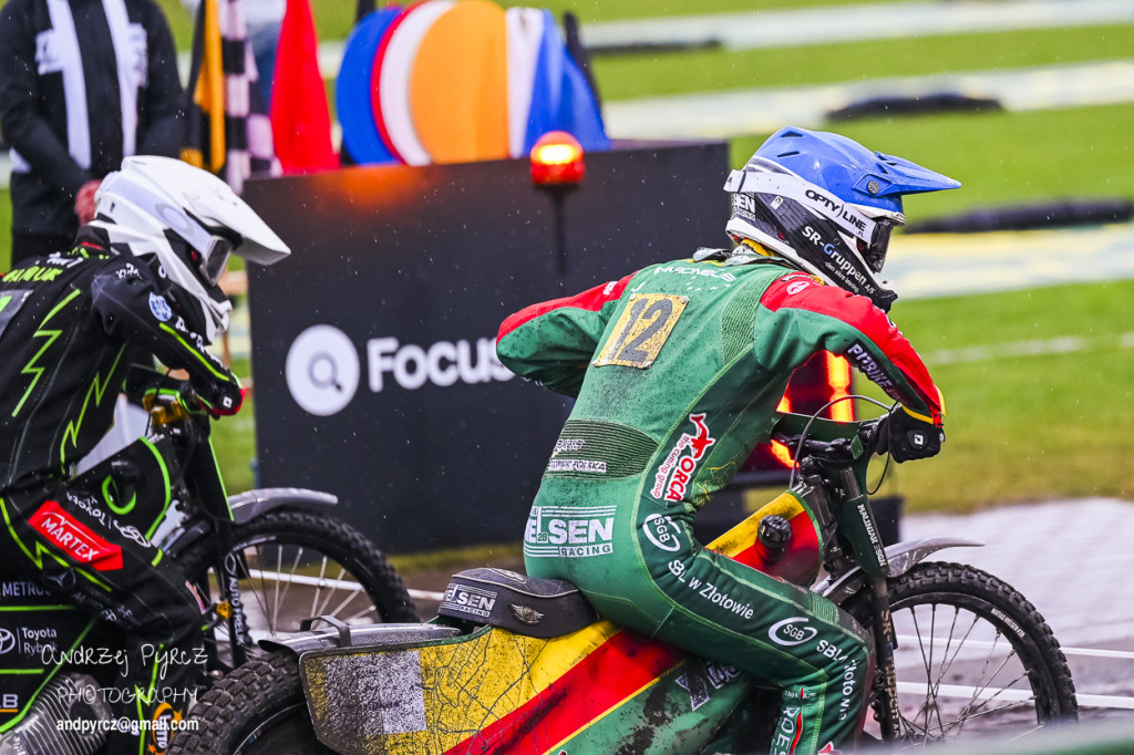 Polonia Piła – ROW Rybnik. Emocje i deszcz w obiektywie