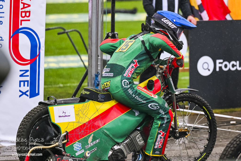 Polonia Piła – ROW Rybnik. Emocje i deszcz w obiektywie