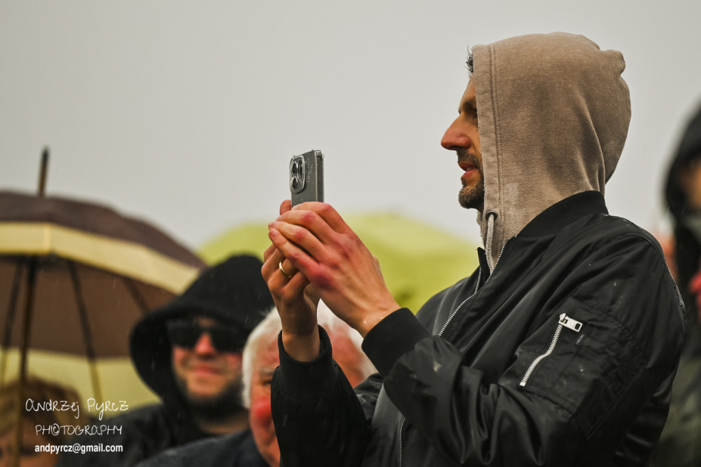 Polonia Piła – ROW Rybnik. Emocje i deszcz w obiektywie