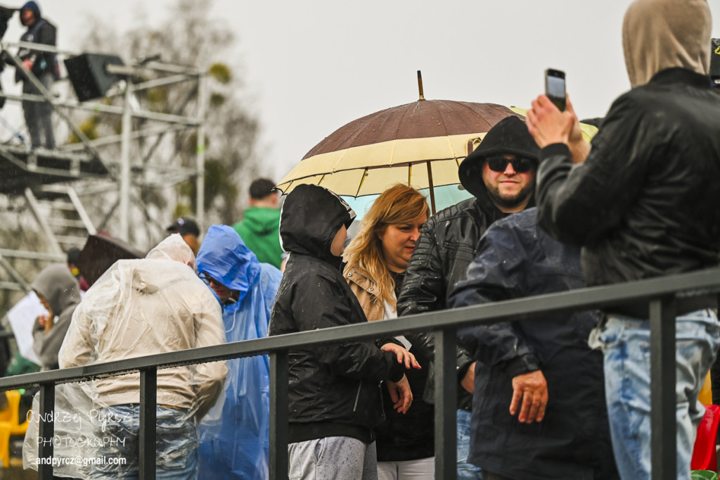 Polonia Piła – ROW Rybnik. Emocje i deszcz w obiektywie