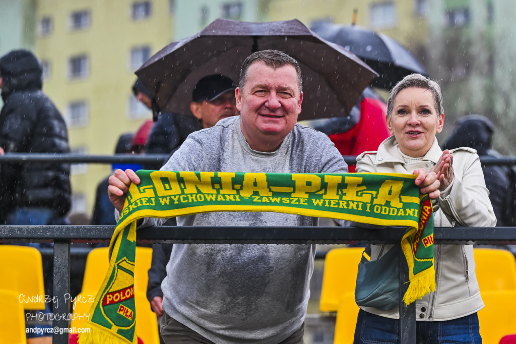 Polonia Piła – ROW Rybnik. Emocje i deszcz w obiektywie