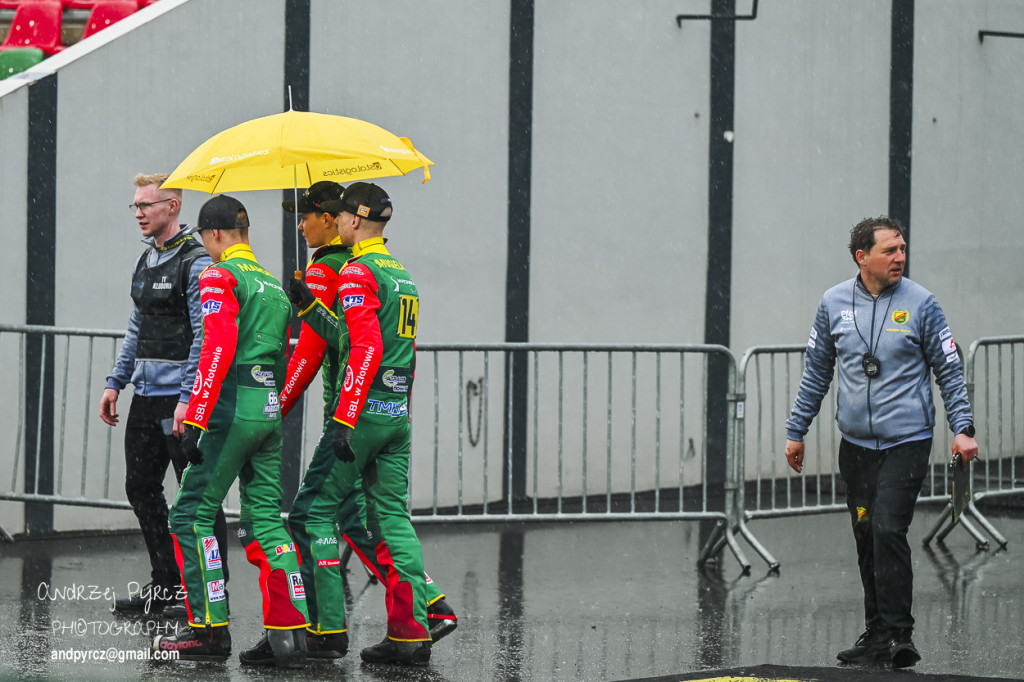 Polonia Piła – ROW Rybnik. Emocje i deszcz w obiektywie