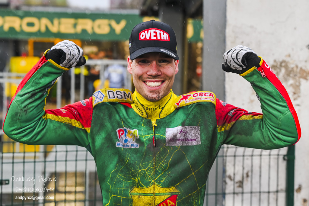 Polonia Piła – ROW Rybnik. Emocje i deszcz w obiektywie