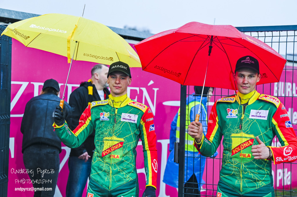Polonia Piła – ROW Rybnik. Emocje i deszcz w obiektywie