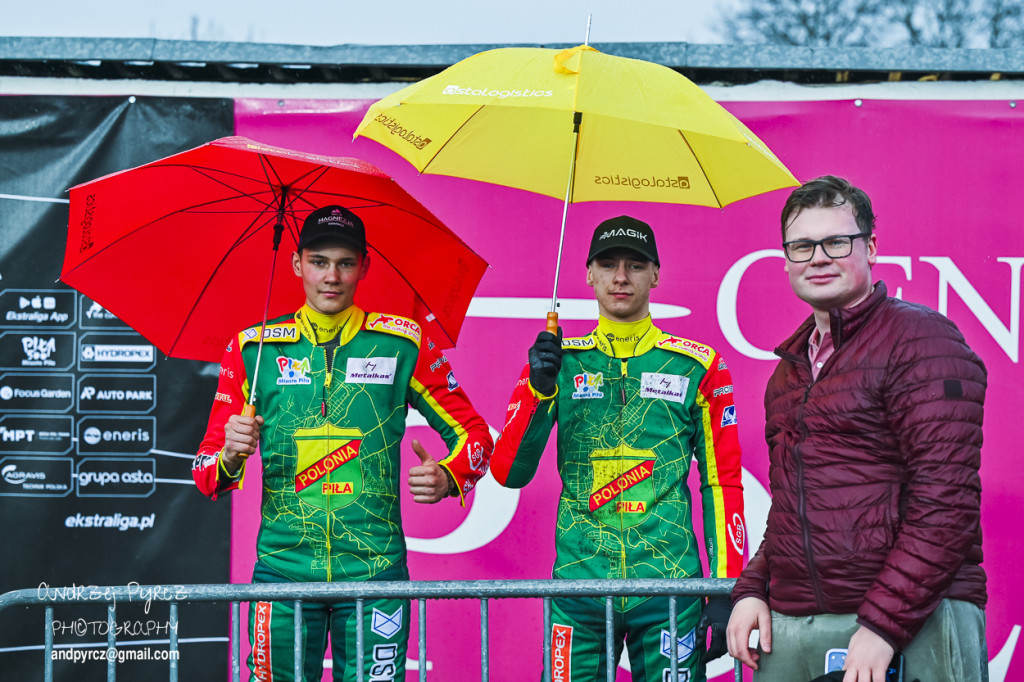 Polonia Piła – ROW Rybnik. Emocje i deszcz w obiektywie