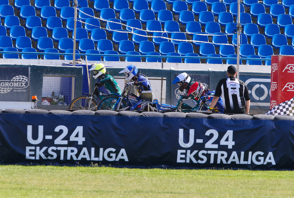 Emocje i walka pod taśmą. Zdjęcia z U24 w Lesznie