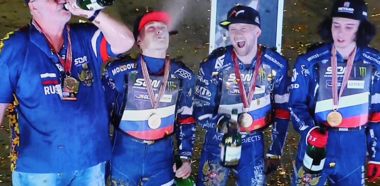 Ra-si-ja,Ra-si-ja! Emil gieroj!