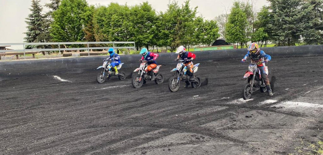 Piotr Pawlicki otwiera tor i chce szkolić młodzież