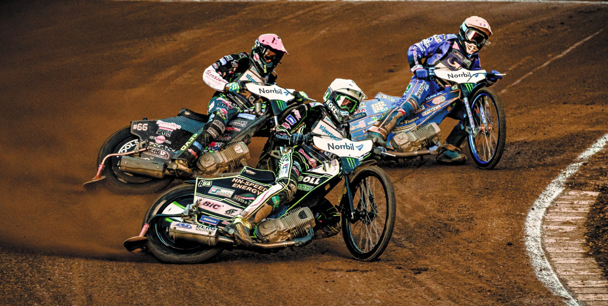 Żużel w Polsce – Za Co Uwielbiamy Ten Sport?