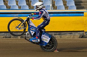 W Lesznie Byki wyjechały na tor-311