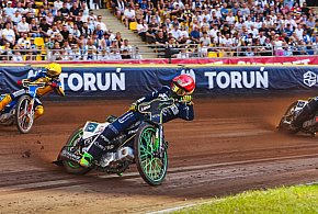 Derby nie zawiodły. Mistrz znów z kłopotami