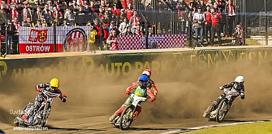 Wielkie lanie w derbach. Beniaminek rozbił Ostrowian!