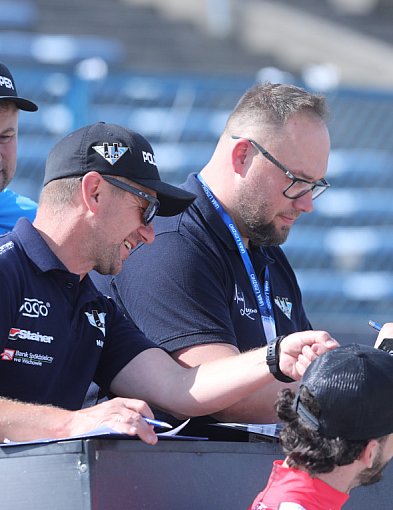 Byki pożegnały dyrektora-38985