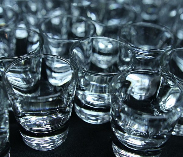 Alkohol łatwiejszy do zdobycia niż leki? Polacy mówią wprost: dość!-38608