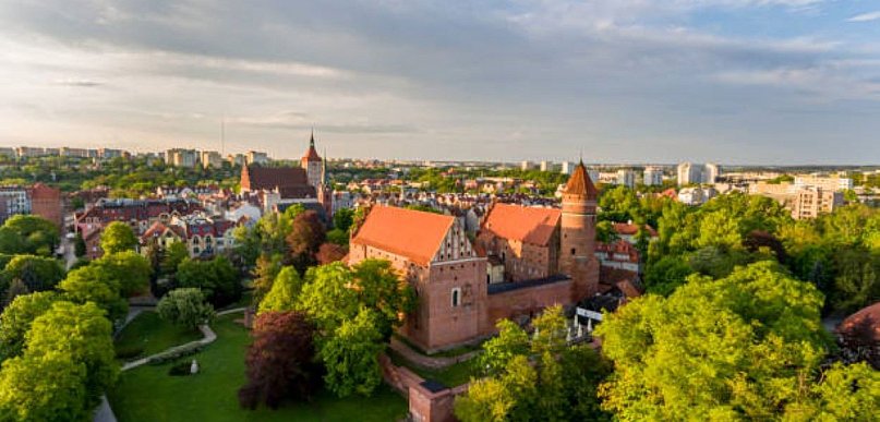 Olsztyn – serce Warmii: Jak skutecznie znaleźć pracę, nieruchomość i usługi?