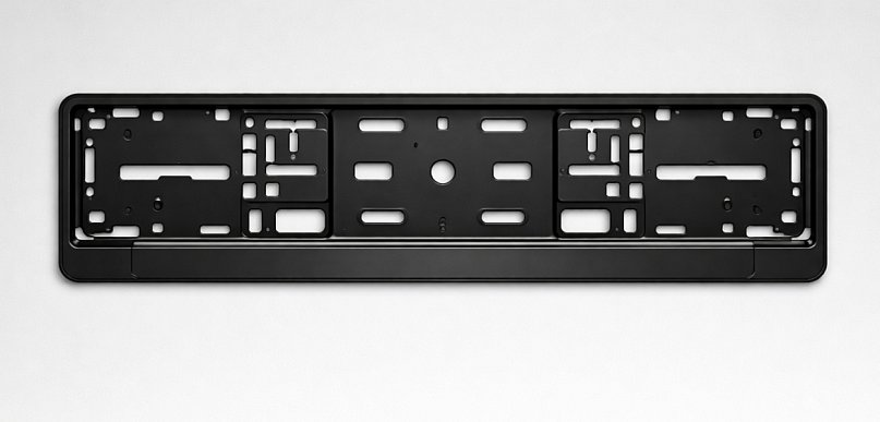 Ramki na tablice rejestracyjne - niewidoczny detal, który zmienia wszystko