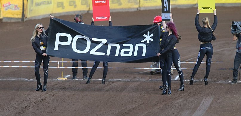 Zażarte derby z kontuzją w tle
