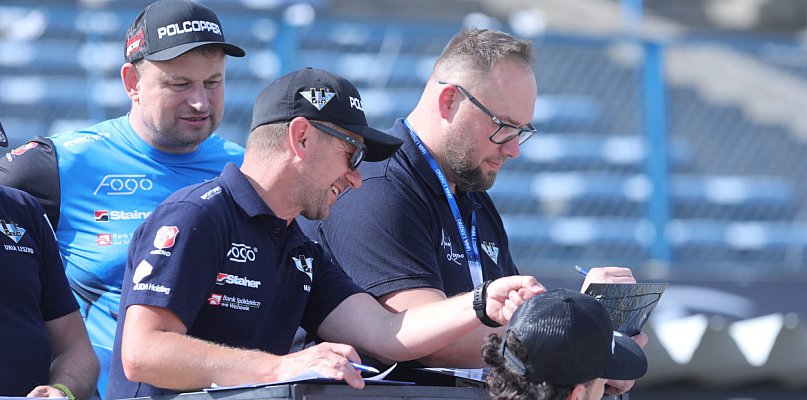 Byki pożegnały dyrektora - 38985