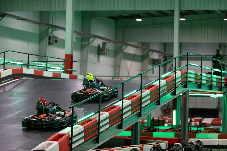 materiały partnera tor kartingowy A1 Karting Warszawa Annopol - asfaltowa nawierzchnia i profesjonalne gokarty CRG